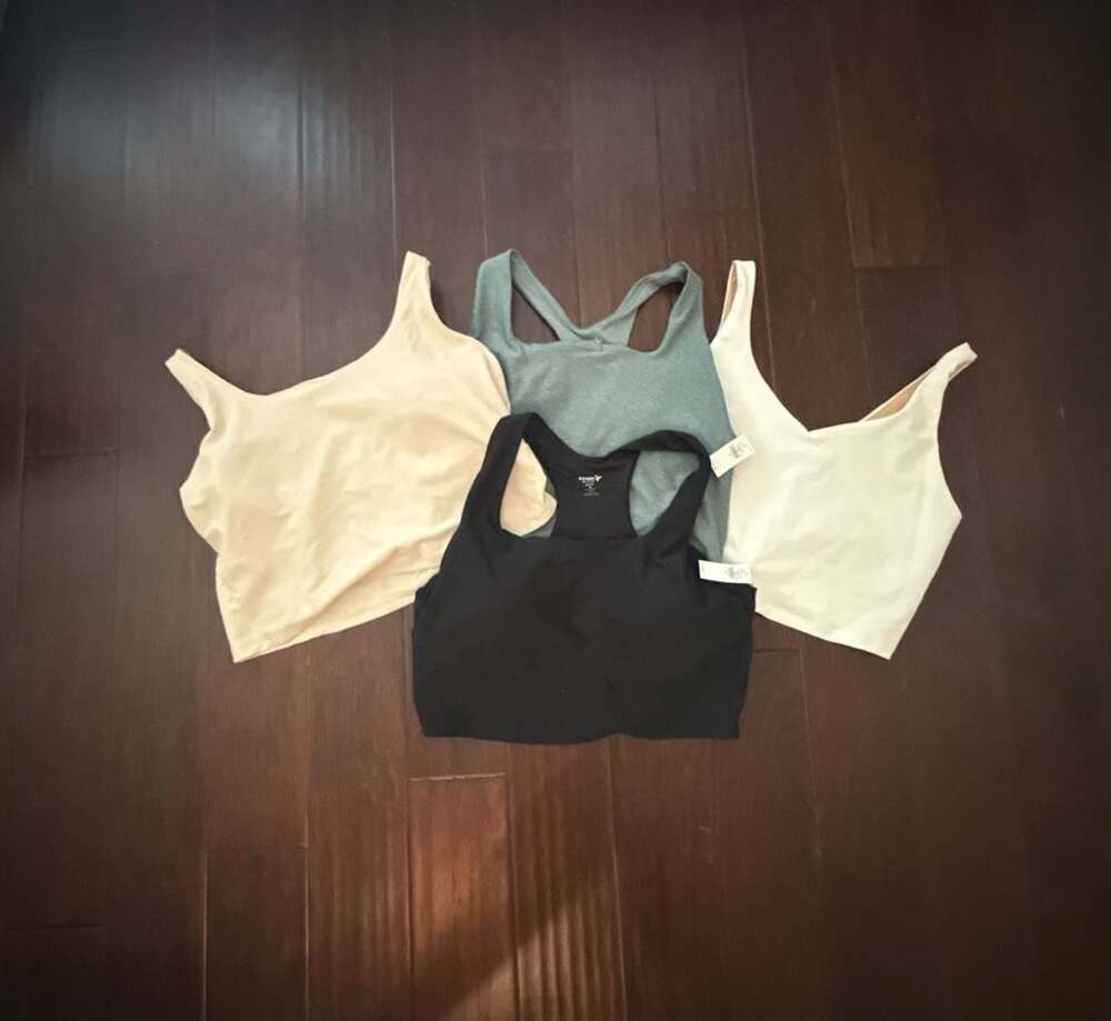 Old Navy Cloud+ Crop Tank Size XL Lot of 4 Sports Bras